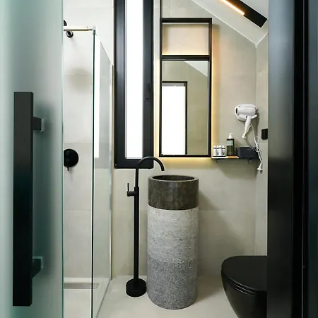 Mythodea Prive Luxury Chrisi Ammoudia