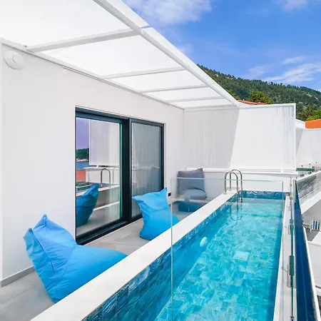 Mythodea Prive Luxury * Chrysi Ammoudia