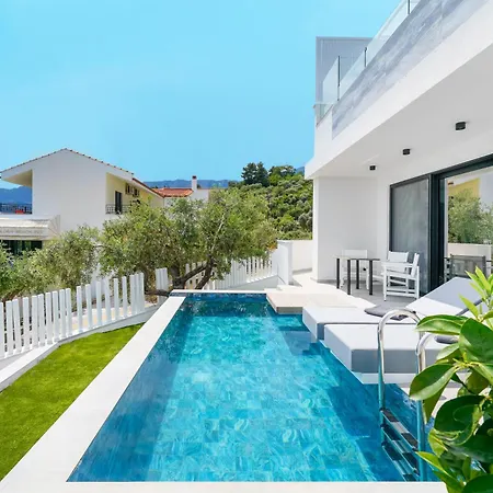 Mythodea Prive Luxury