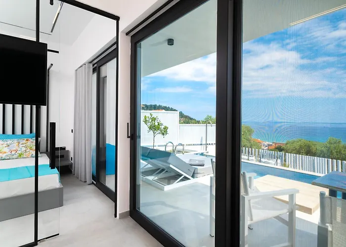 Mythodea Prive Luxury *